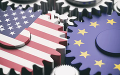 EU hoãn trả đũa thuế quan Mỹ trong 90 ngày
