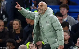 Enzo Maresca cảnh báo Chelsea về ‘lời nguyền’ thẻ đỏ