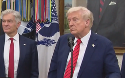Ông Trump dọa áp thuế 100% với hàng hóa Trung Quốc