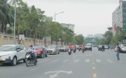 Nhiều tuyến phố Hà Nội bị chiếm dụng lòng đường, vỉa hè