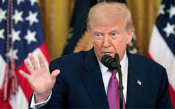 Tổng thống Trump tuyên bố trả lương cho quân nhân
