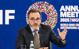 IMF nâng nhẹ dự báo tăng trưởng toàn cầu năm 2025