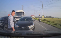 Xử lý lái xe ô tô đi lấn sang làn ngược chiều
