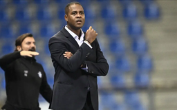 Indonesia sa thải HLV Patrick Kluivert