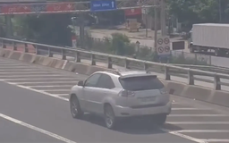 Xử phạt tài xế đi lùi trên cao tốc Cao Bồ - Mai Sơn