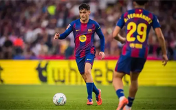 Barcelona tạm chiếm ngôi đầu La Liga