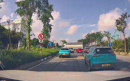 Xe tải cố tình quay đầu nơi có biển cấm