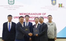 Ngọn lửa Nhân văn: Tri thức - Truyền thống và Khát vọng cống hiến | Phóng sự tài liệu | 21/10/2025