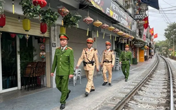 Siết an toàn giao thông khu vực cà phê đường tàu