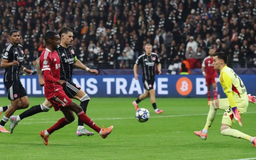 Thắng đậm Frankfurt, Liverpool chấm dứt chuỗi 4 trận thua