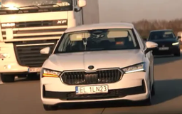 Mẫu xe di chuyển được 2.831 km với 1 bình dầu diesel