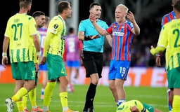 Crystal Palace gặp trở ngại lớn ở đấu trường châu Âu
