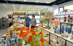 Vai trò của làng nghề trong phát triển kinh tế nông thôn | Chuyện ở ngoại thành | 25/10/2025