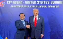Thủ tướng Phạm Minh Chính gặp Tổng thống Donald Trump