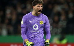 Dortmund đi tiếp nhờ loạt sút luân lưu