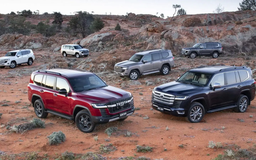 Toyota Land Cruiser LC300 dự kiến có bản hybrid cắm sạc