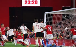 Nottingham Forest thất bại vì tình huống cố định