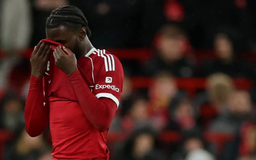 'Sao Mai' Liverpool nhận thẻ đỏ trong cả hai trận ra mắt
