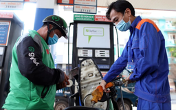 Giá xăng dầu đồng loạt tăng mạnh