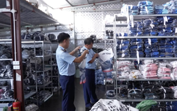 Triệt phá cơ sở sản xuất quần áo thể thao giả mạo nhãn hiệu