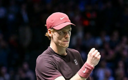 Jannik Sinner lần đầu vào tứ kết Paris Masters
