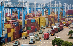 Bất chấp thuế quan Mỹ, xuất khẩu 9 tháng vẫn tăng trưởng