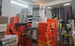 Phát hiện gần 6.000 đôi giày dép giả nhãn hiệu nổi tiếng