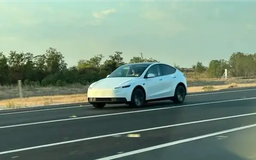 Tesla giới thiệu SUV Model Y bản giá rẻ