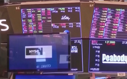 Chỉ số S&P 500 và Nasdaq chốt phiên cao kỷ lục