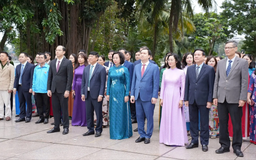 Dâng hương tưởng nhớ các vị tiền bối cách mạng