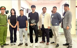 Công an Hà Nội bàn giao đối tượng truy nã quốc tế