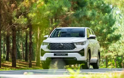 Những mẫu xe hybrid bán chạy tháng 10/2025