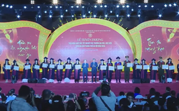 Vinh danh 95 thủ khoa xuất sắc