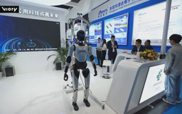 Trung Quốc giới thiệu công nghệ robot tiên tiến ứng dụng AI
