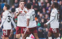 Arsenal giữ sạch lưới trận thứ bảy liên tiếp