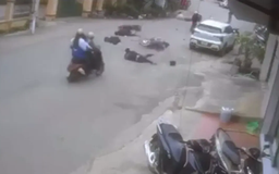 Nhóm học sinh đi xe dàn hàng ngang gây tai nạn