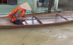 Gần một tháng, làng Siêu Quần (Huế) vẫn bị cô lập