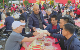Tưng bừng lễ hội bia