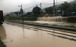 44 tàu khách ngừng chạy, 21.000 vé đã hoàn trả do mưa lũ ở Trung Bộ