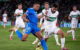 Real Madrid chia điểm trước Elche