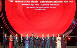 Đêm nghệ thuật “Đoàn kết một lòng – Hướng về miền Trung”