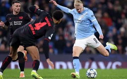 HLV Pep Guardiola: 'Thay 10 người là sai lầm của tôi'