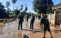 Bộ đội Biên phòng giúp dân khắc phục hậu quả mưa lũ