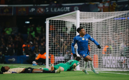 Estevao đi vào lịch sử trong ngày Chelsea đại thắng Barcelona