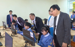 Chung tay cùng thực hiện phong trào 'Bình dân học vụ số' | Cải cách hành chính | 26/11/2025