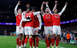 Bayern Munich không thể cản bước Arsenal