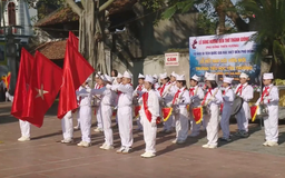 Tự hào khăn quàng đỏ dưới mái đền Phù Đổng