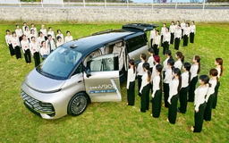Mẫu MPV Galaxy V900 cỡ lớn có thể chứa được 42 người
