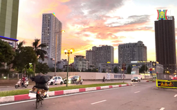 Ngước nhìn bầu trời thành phố | Phóng sự tài liệu | 28/11/2025