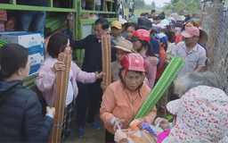 Chung tay tái thiết vùng lũ